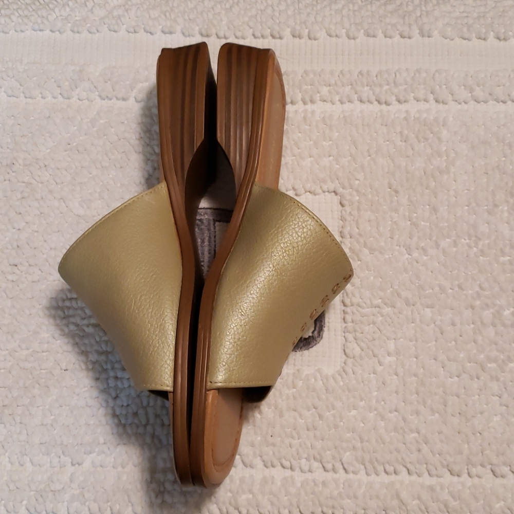 CC HUGHES SLIP ON SANDALS - Picture 3 of 8